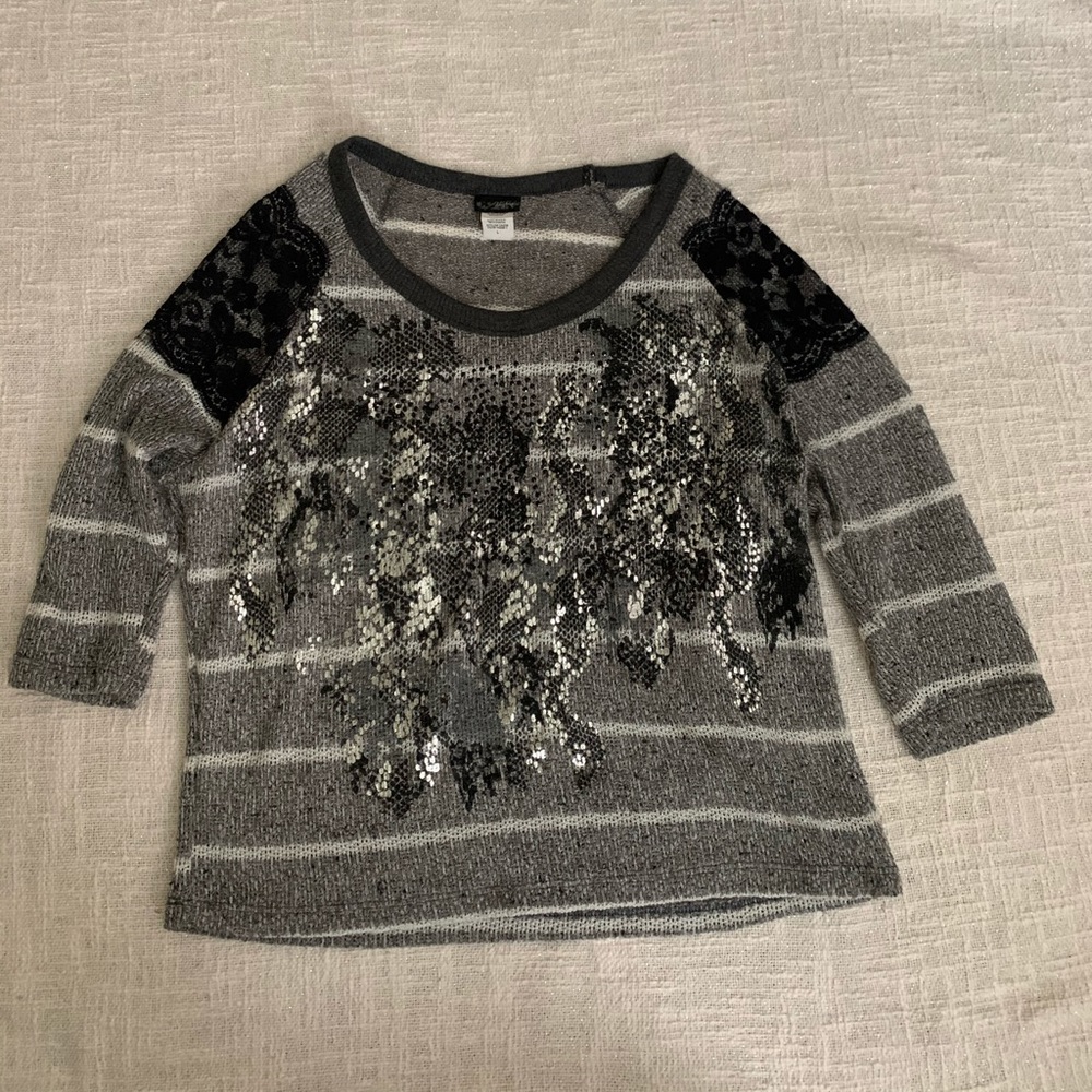 Daytrip gray striped sweater